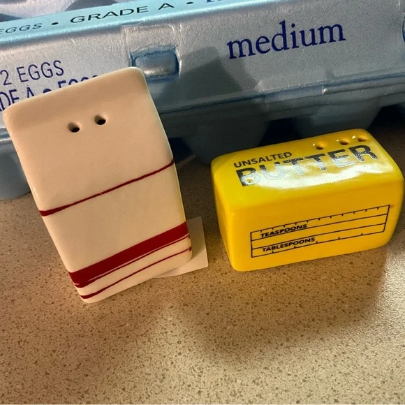 NWT Butter & Milk S&P Shakers Salt and Pepper Collectible Set Ceramic S&P Food - Picture 6 of 6